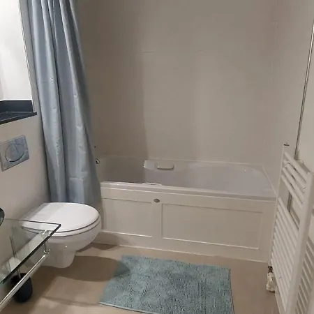 Elegantly Refurbed 2bd In Shankill - 3km From Bray Lejlighed
