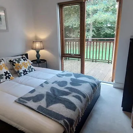 Lejlighed Elegantly Refurbed 2bd In Shankill - 3km From Bray *