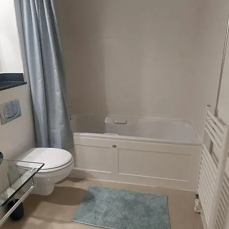 Elegantly Refurbed 2bd In Shankill - 3km From Bray Lejlighed