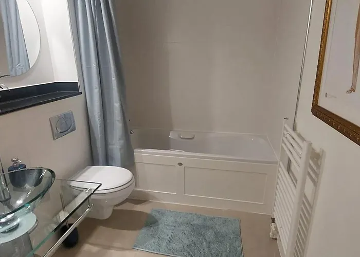 Elegantly Refurbed 2bd In Shankill - 3km From Bray 公寓