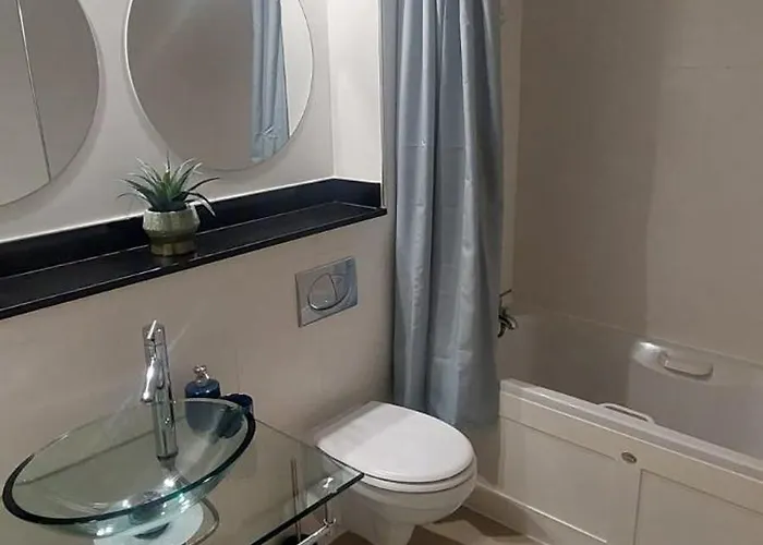 Elegantly Refurbed 2bd In Shankill - 3km From Bray 公寓 *
