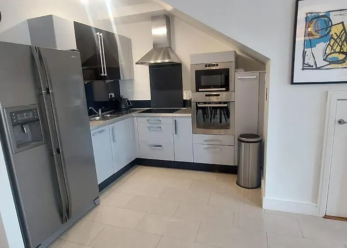 Elegantly Refurbed 2bd In Shankill - 3km From Bray * 都柏林